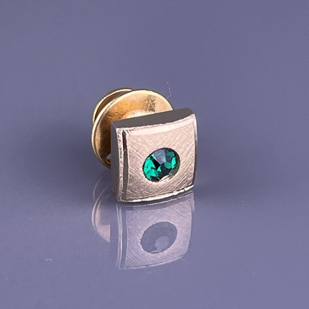 Square Green Rhinestone Tie Tack Pin Gold Tone Florentine Finish Simple Vintage